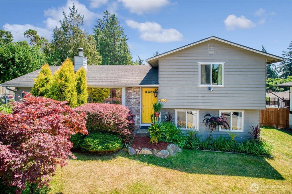 Photo of 2601 SW 347th Street, Federal Way, WA 98023 (MLS # 2551632)