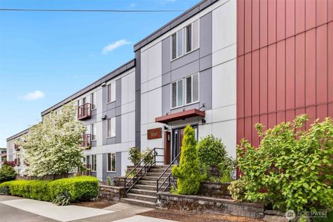 3661 Phinney Avenue N 208 Seattle WA 98103