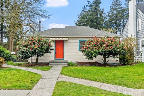 Photo of 2009 Water Street SW, Olympia, WA 98501 (MLS # 2499842)