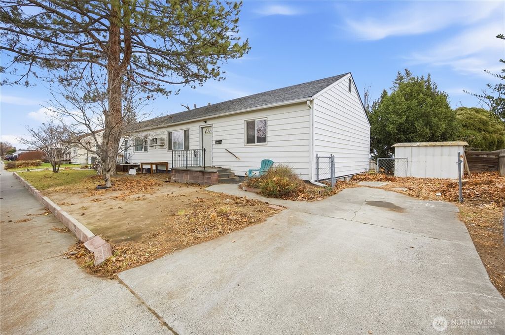 Photo of 1504 /1506 Judson Avenue, Richland, WA 99354 (MLS # 2461661)