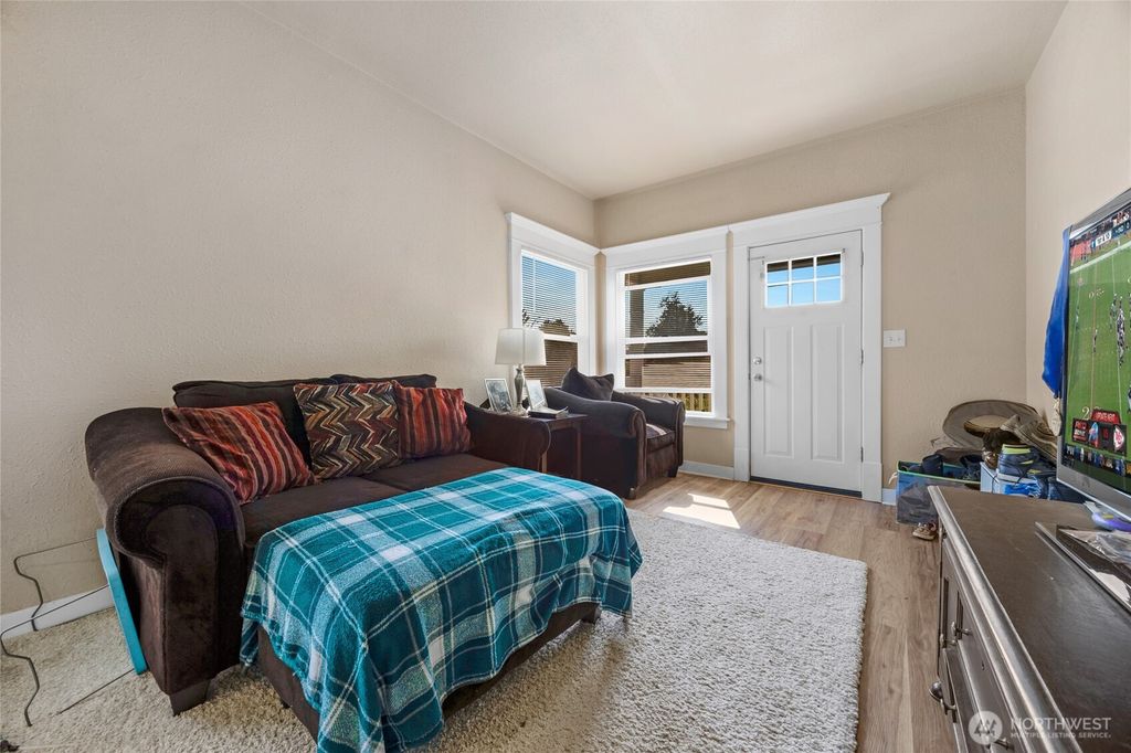 Photo of 2423 Highland Avenue, Everett, WA 98201 (MLS # 2421578)