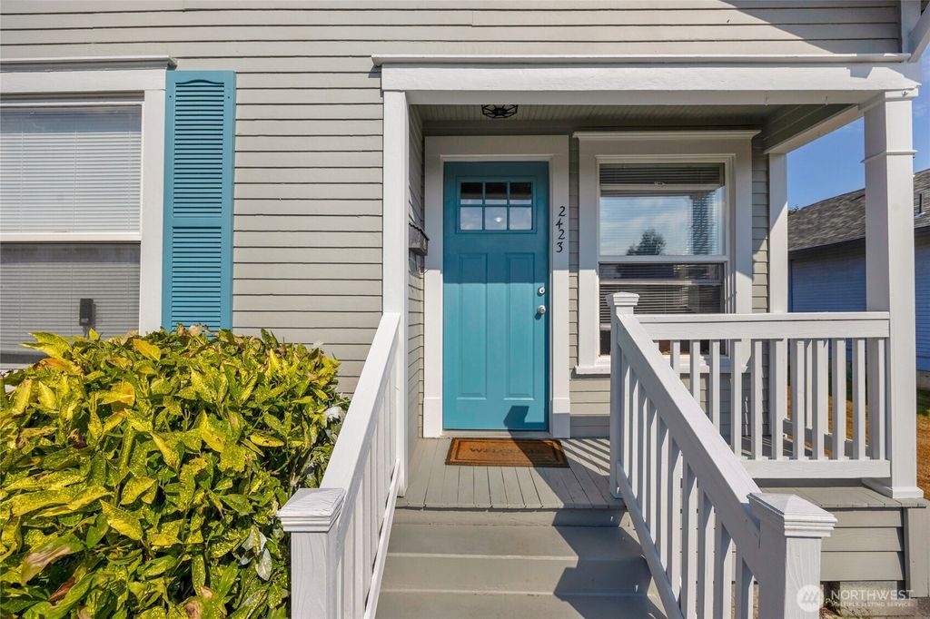 Photo of 2423 Highland Avenue, Everett, WA 98201 (MLS # 2421578)