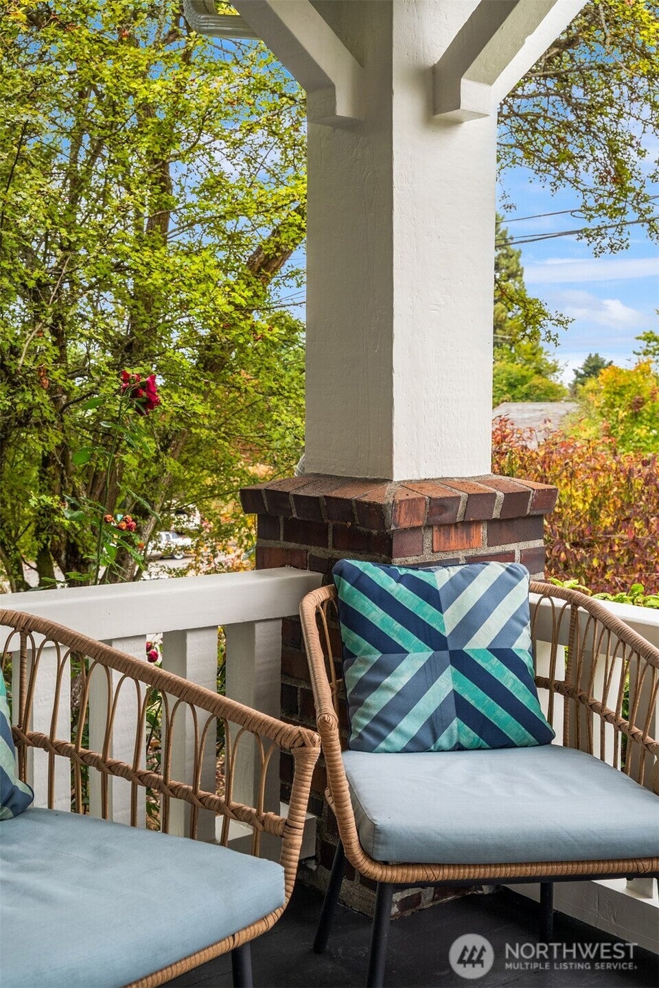 Photo of 311 N 47th Street, Seattle, WA 98103 (MLS # 2583037)