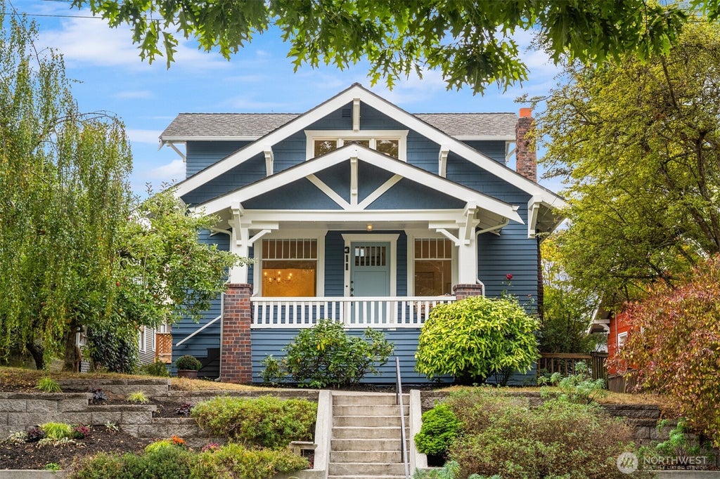 Photo of 311 N 47th Street, Seattle, WA 98103 (MLS # 2583037)
