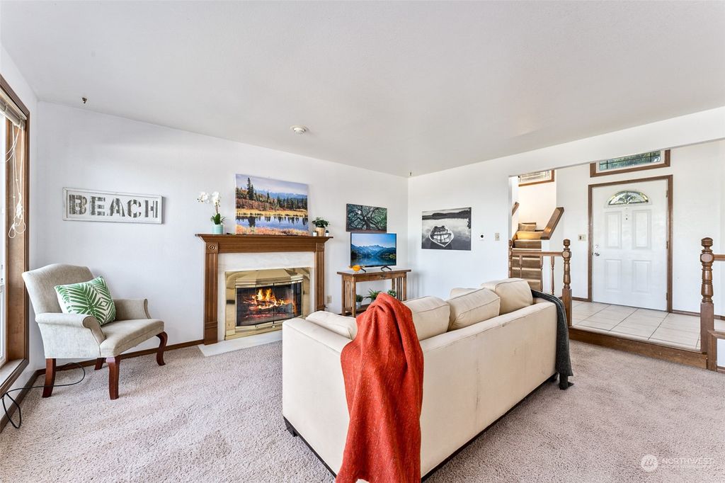 Photo of 27923 22nd Avenue S, Federal Way, WA 98003 (MLS # 2180189)