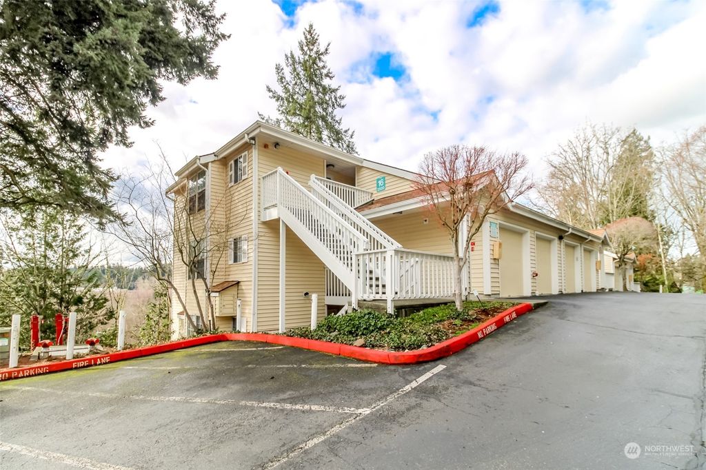 Photo of 2680 118th Avenue SE #301, Bellevue, WA 98005 (MLS # 2199082)