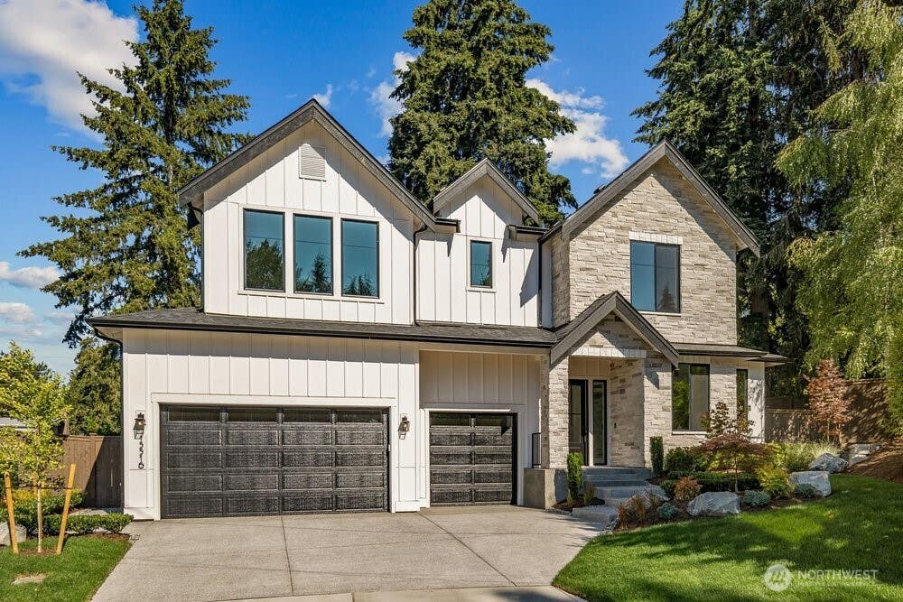 Photo of 15516 NE 53rd Place, Redmond, WA 98052 (MLS # 2555713)