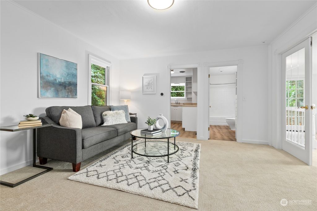 Photo of 9600 17th Avenue NE, Seattle, WA 98115 (MLS # 2298043)