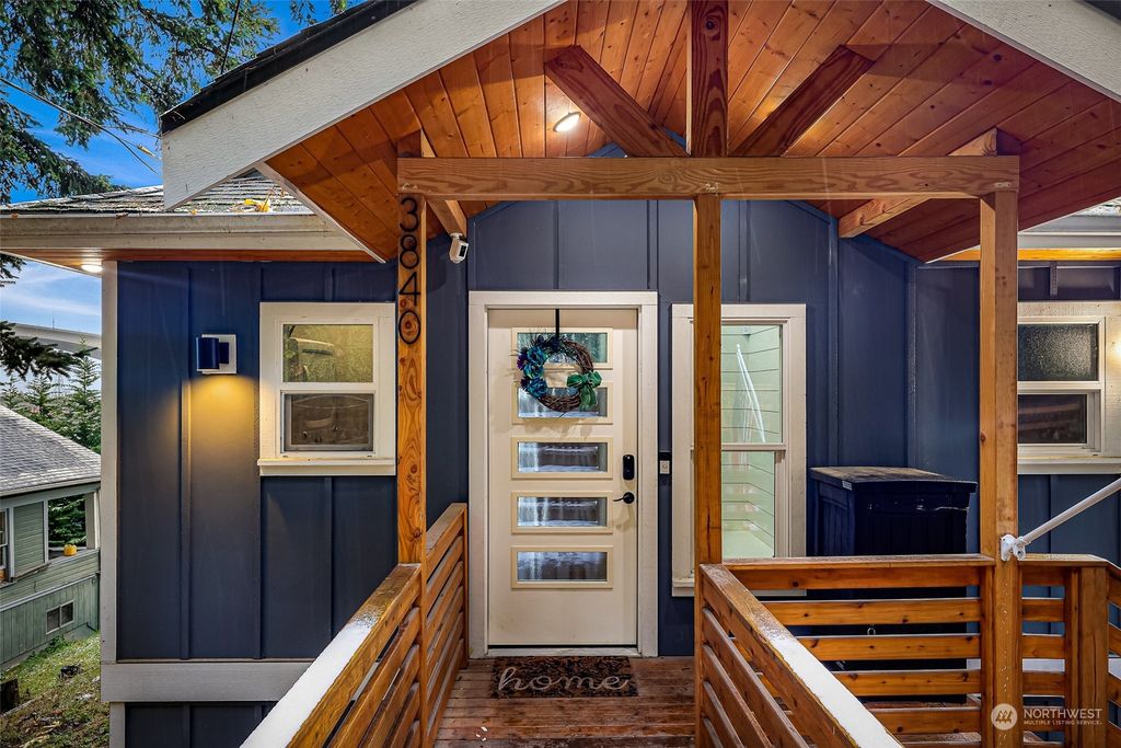Photo of 3840 18th Avenue SW, Seattle, WA 98106 (MLS # 2019447)