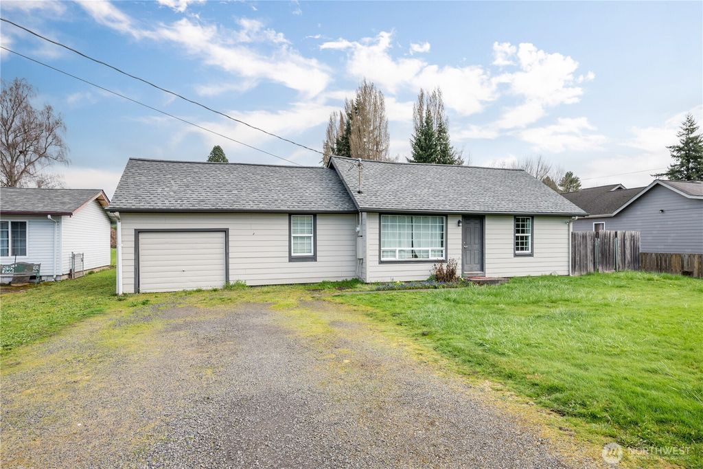 Photo of 3070 Olympia Way, Longview, WA 98632 (MLS # 2496419)