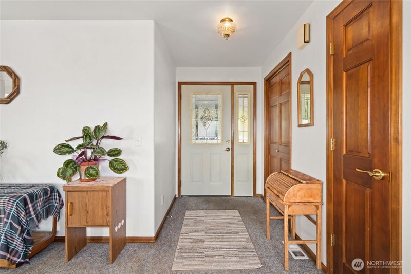 77 Rue Creek Road