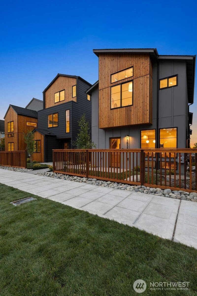 Photo of 3936 B S Angeline Street, Seattle, WA 98118 (MLS # 2551535)