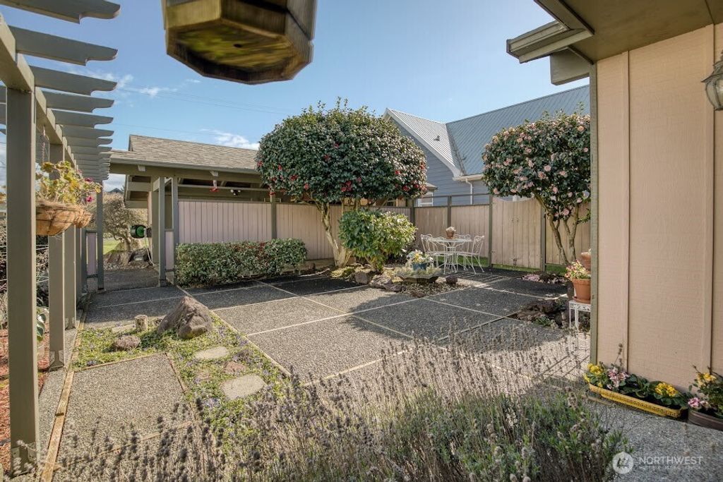 Photo of 816 Spruce Street, Hoquiam, WA 98550 (MLS # 2499112)