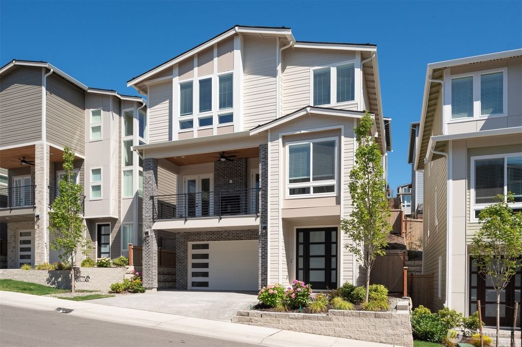 Photo of 7560 S 130th Place, Seattle, WA 98178 (MLS # 2440912)