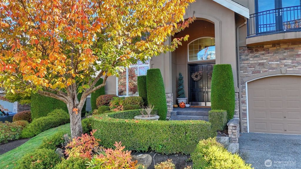 Photo of 124 259 Avenue NE, Sammamish, WA 98074 (MLS # 2446715)