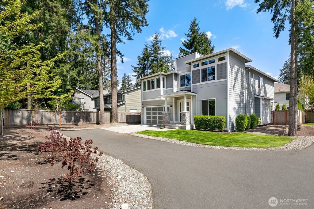 Photo of 15214 Dayton Avenue N, Shoreline, WA 98133 (MLS # 2371004)