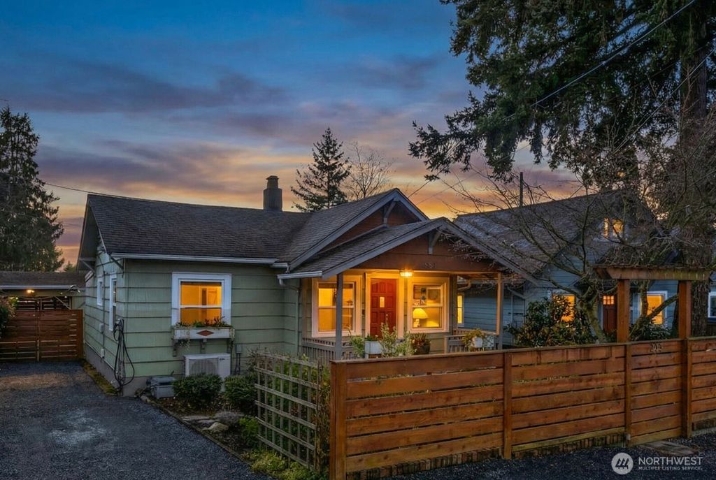 Photo of 335 N 104th Street, Seattle, WA 98133 (MLS # 2458898)