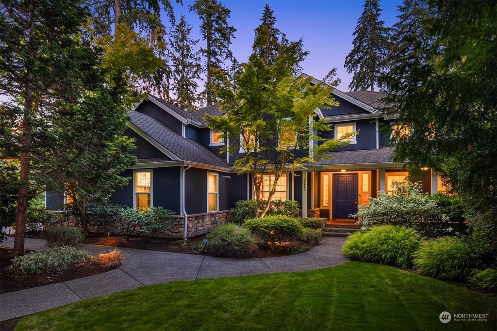 Photo of 10449 SE 22nd Street, Bellevue, WA 98004 (MLS # 2288575)