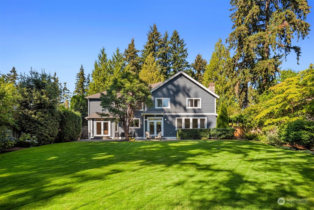 Photo of 10449 SE 22nd Street, Bellevue, WA 98004 (MLS # 2288575)