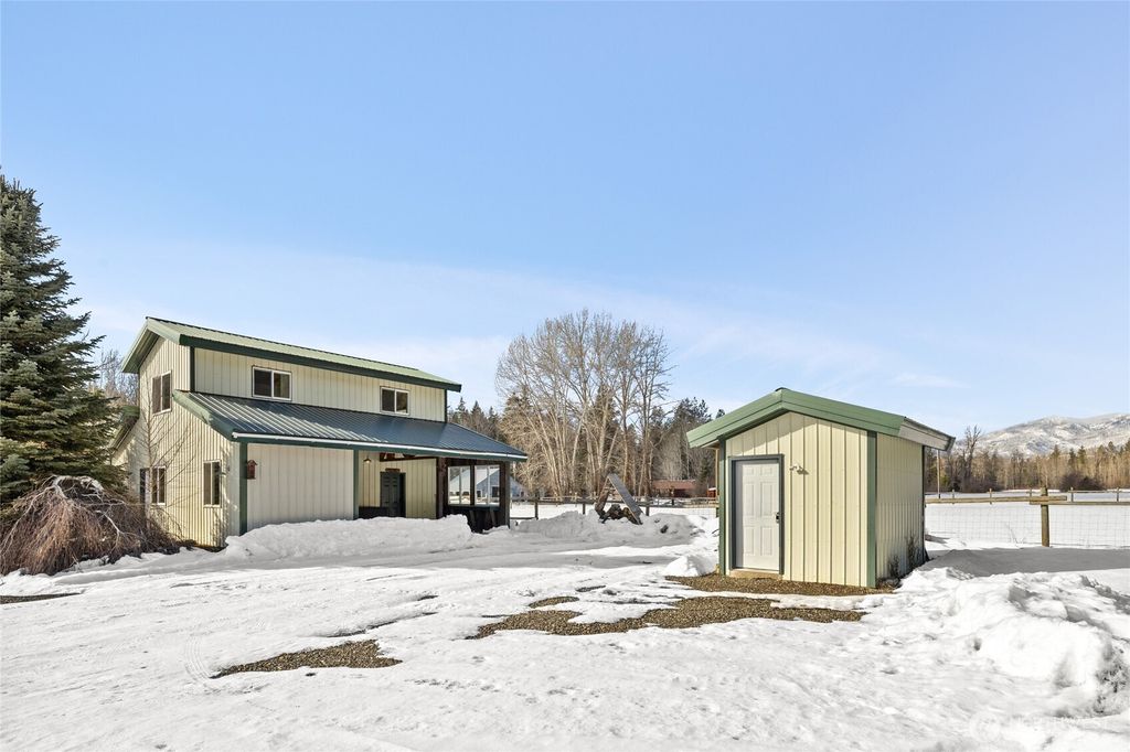 Photo of 71 Middle Fork Lane, Cle Elum, WA 98922 (MLS # 2472273)