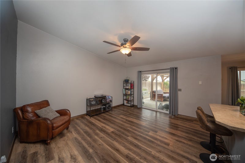 200 E Kristen Avenue