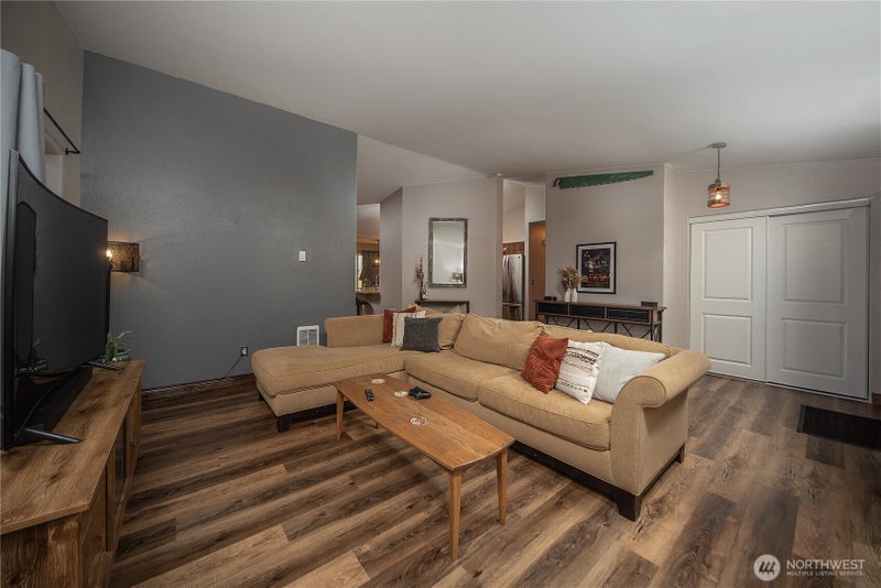 200 E Kristen Avenue