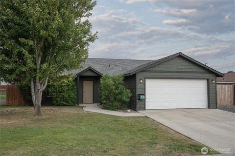 Photo of 200 E Kristen Avenue, Ellensburg, WA 98926 (MLS # 2567016)