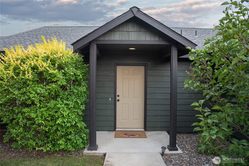 Photo of 200 E Kristen Avenue, Ellensburg, WA 98926 (MLS # 2567016)