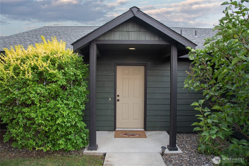 200 E Kristen Avenue