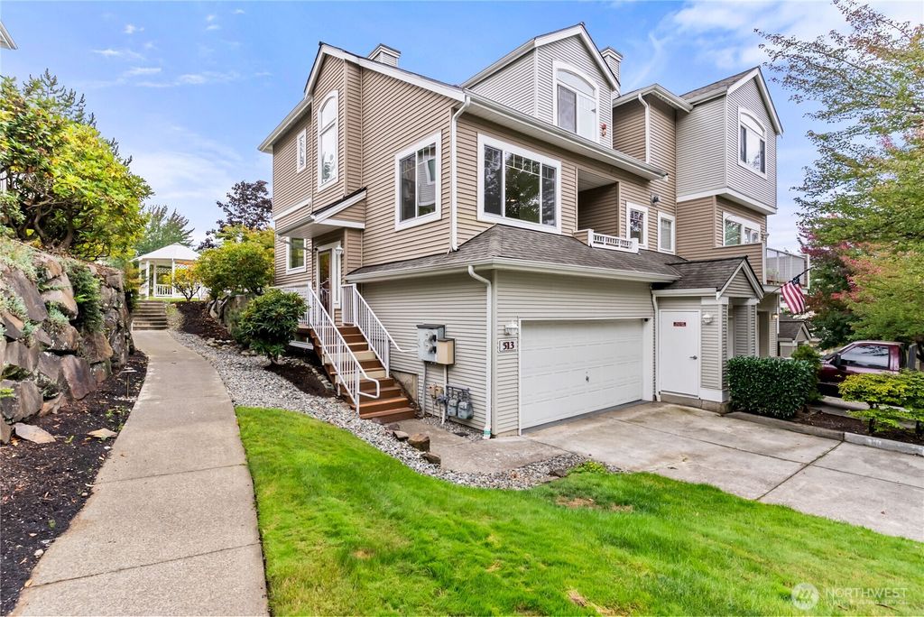 Photo of 513 S 46th Place, Renton, WA 98055 (MLS # 2435323)