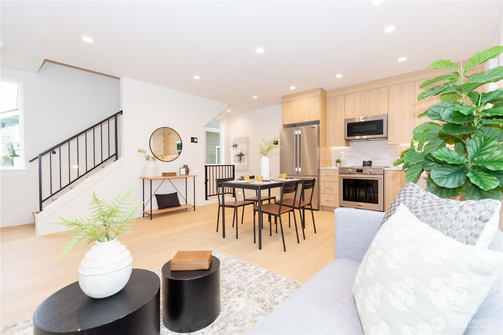 Photo of 1530 25th Ave Ave #B, Seattle, WA 98122 (MLS # 2497740)