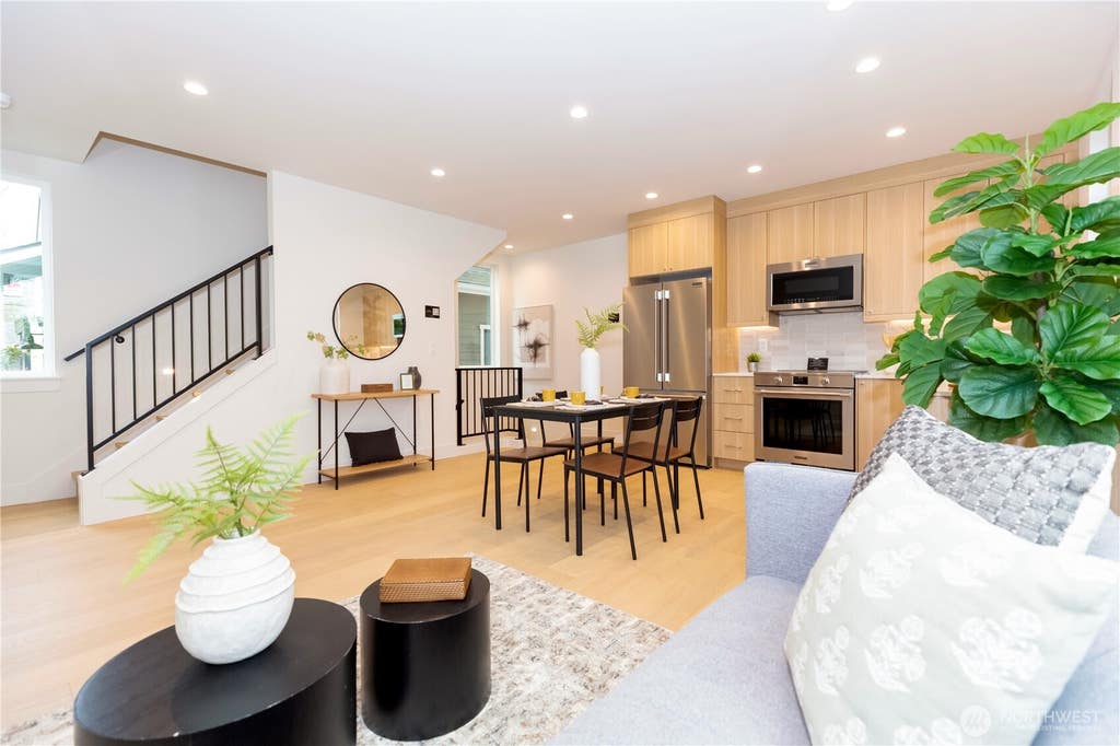 Photo of 1530 25th Ave Ave #B, Seattle, WA 98122 (MLS # 2497740)