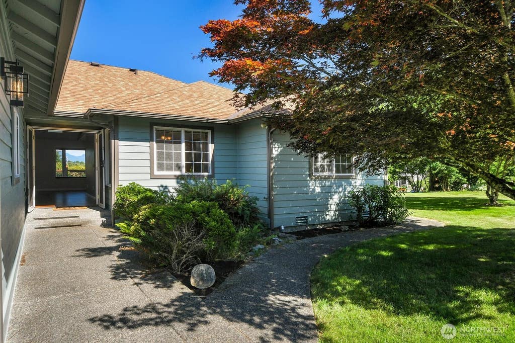 Photo of 11428 128th Drive NE, Lake Stevens, WA 98258 (MLS # 2556301)