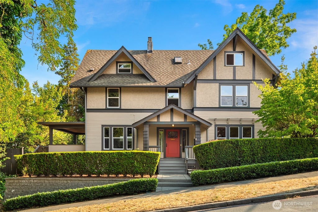 Photo of 2215 E Aloha Street, Seattle, WA 98112 (MLS # 2577038)