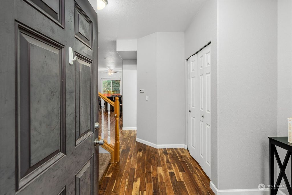listing image 9361875182607636386