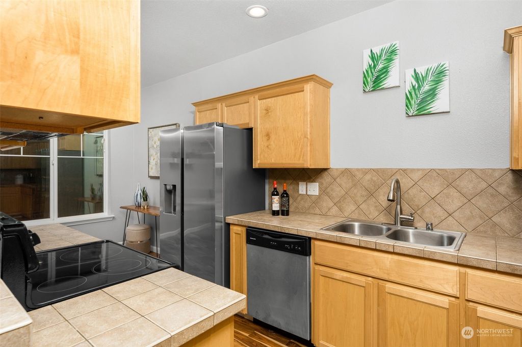 listing image 9367015160859963855