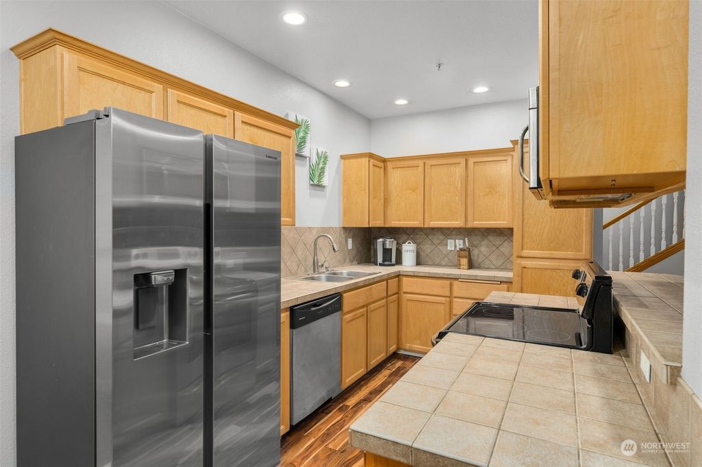 listing image 9364389403781108829