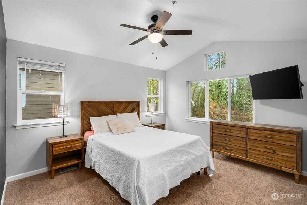 listing image 9364635097468754429