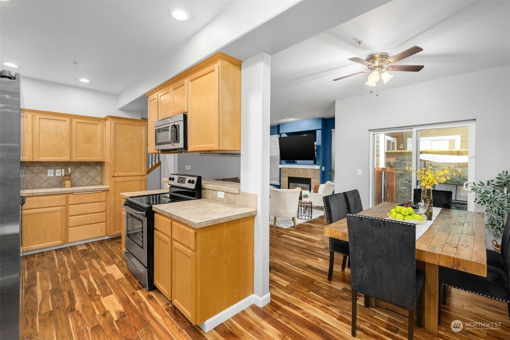 listing image 9364767663052514643