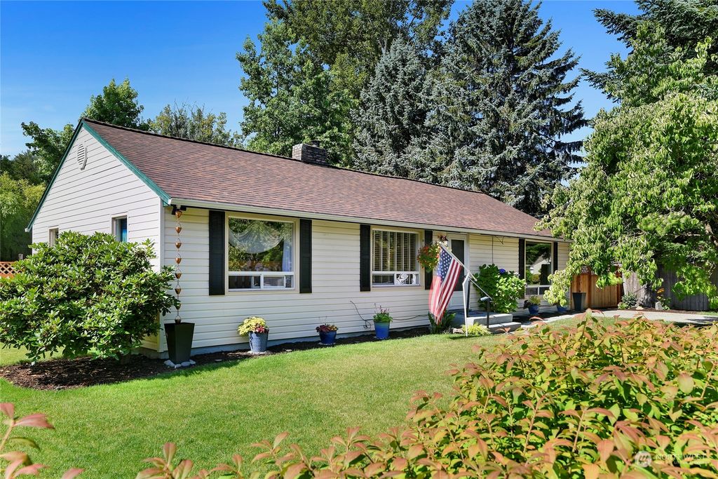 Photo of 3609 SE 5th Place, Renton, WA 98058 (MLS # 2143221)