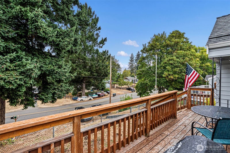 224 Bremerton Boulevard W