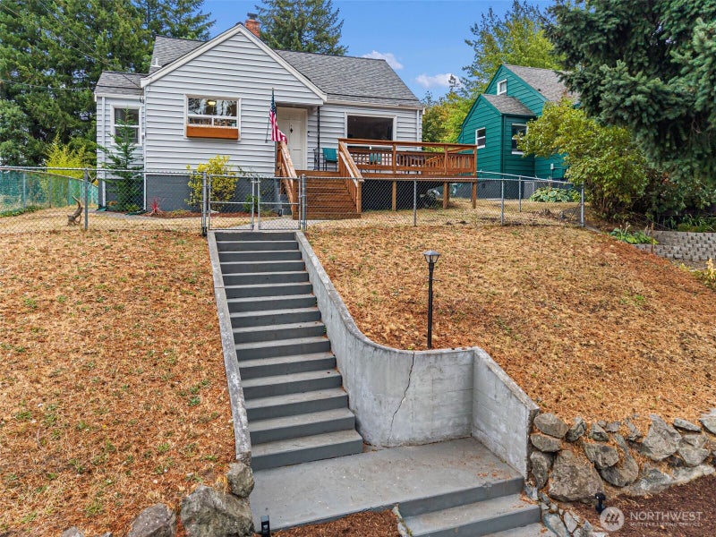 224 Bremerton Boulevard W