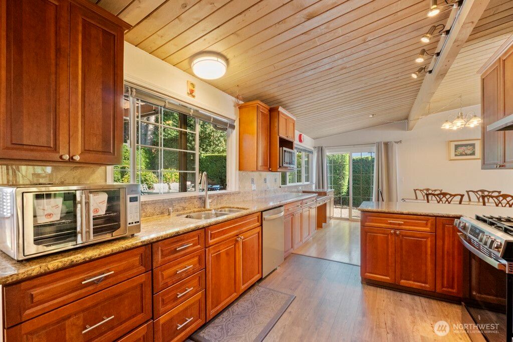 Photo of 4026 Island Crest Way Way, Mercer Island, WA 98040 (MLS # 2414291)