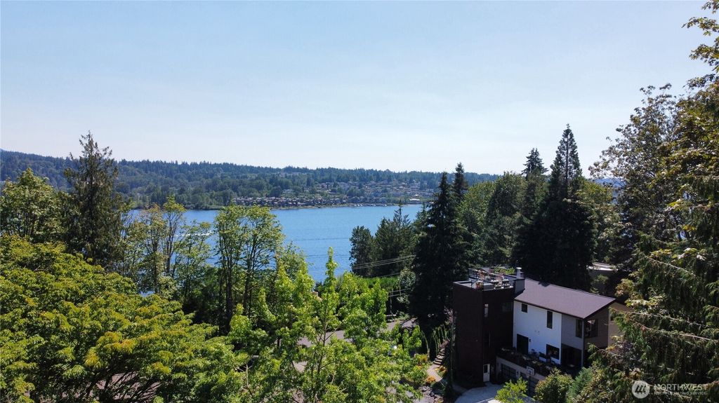 Photo of 7421 E Mercer Way, Mercer Island, WA 98040 (MLS # 2433801)