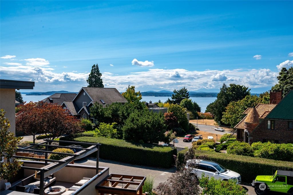 Photo of 2606 43rd Avenue W, Seattle, WA 98199 (MLS # 2210413)