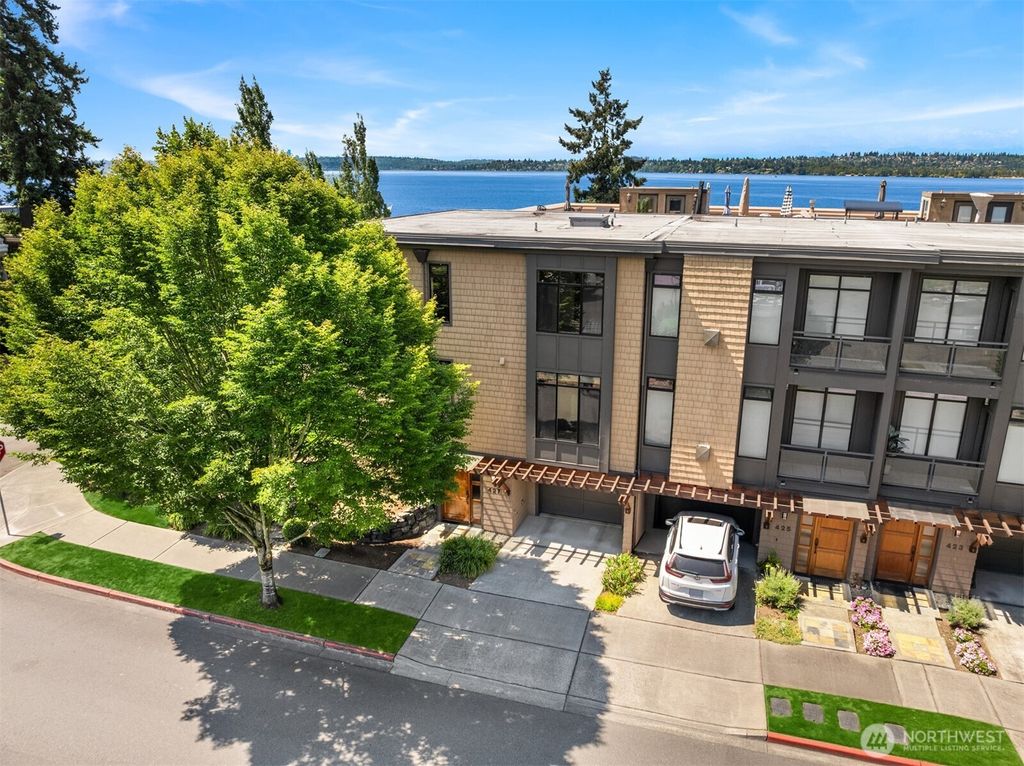 Photo of 427 2nd Street S #A, Kirkland, WA 98033 (MLS # 2408790)