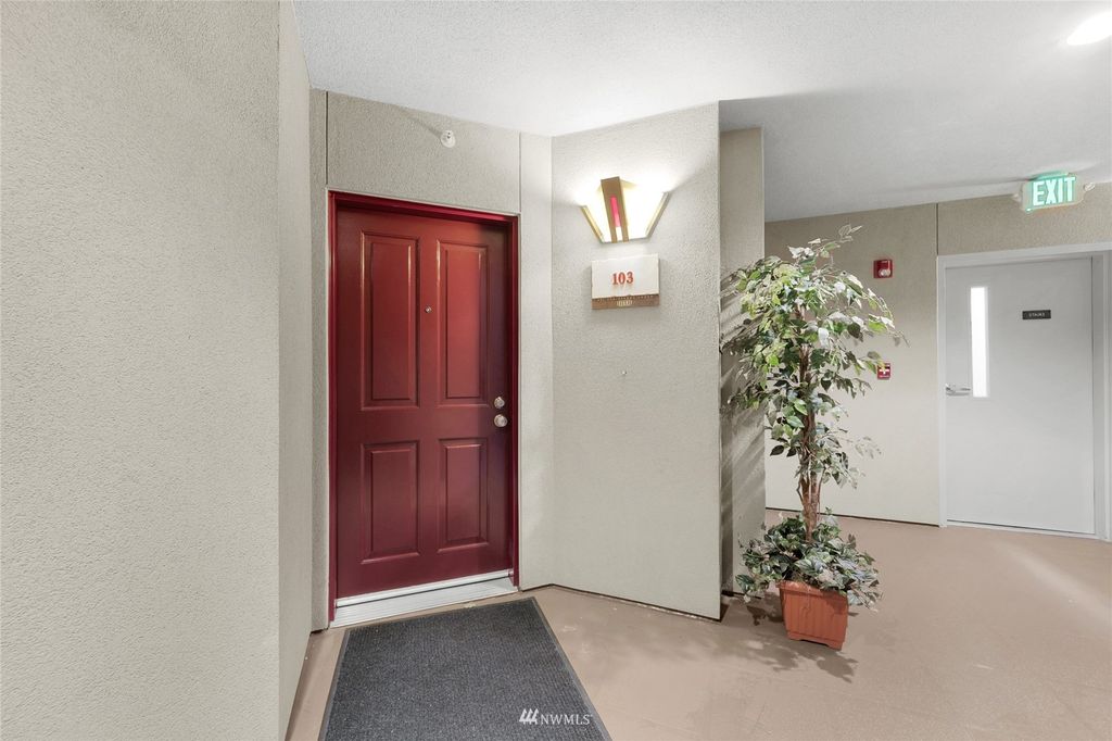 Photo of 221 5th Avenue S #E-103, Kirkland, WA 98033 (MLS # 1914645)