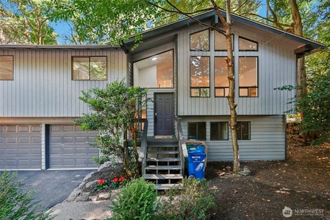 Photo of 1508 NE Brockman Place, Seattle, WA 98125 (MLS # 2551424)