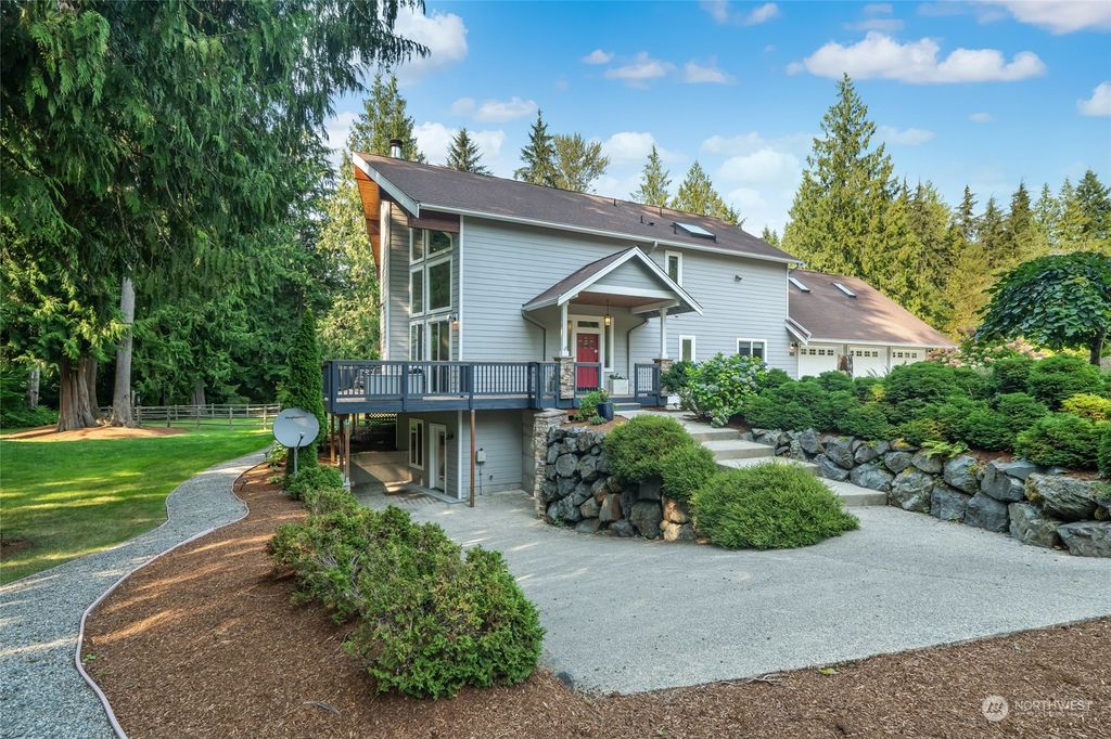 Photo of 15717 242nd Street SE, Snohomish, WA 98296 (MLS # 2242862)