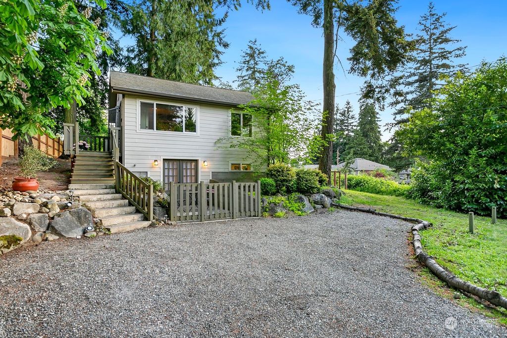 Photo of 1021 S 124th Street, Seattle, WA 98168 (MLS # 2239953)